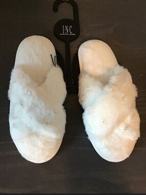 I.N.C. International Concepts Imitation Pearl Slippers Size L